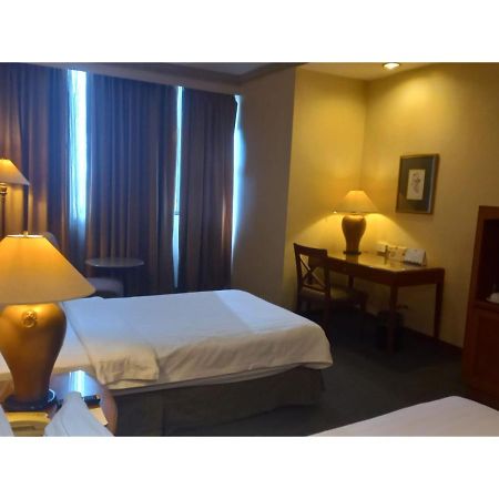 Capital O 914 Makati Palace Hotel Makati City Exterior foto